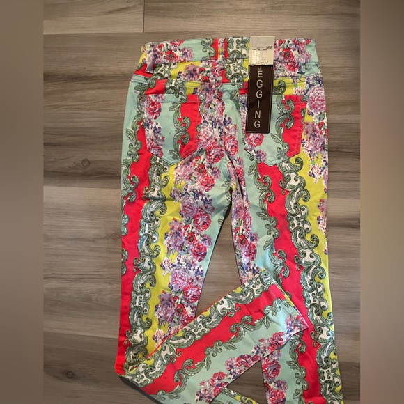 ‼️THRIFT STORE ALERT OFFER True Freedom Jeggings Floral Pants Juniors 1 Reg NWT - Picture 8 of 8